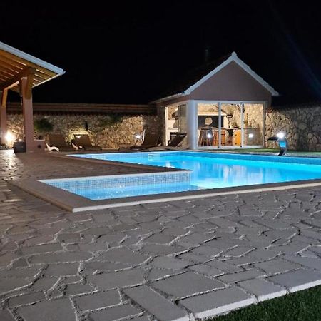 Villa Nika 로조박 외부 사진